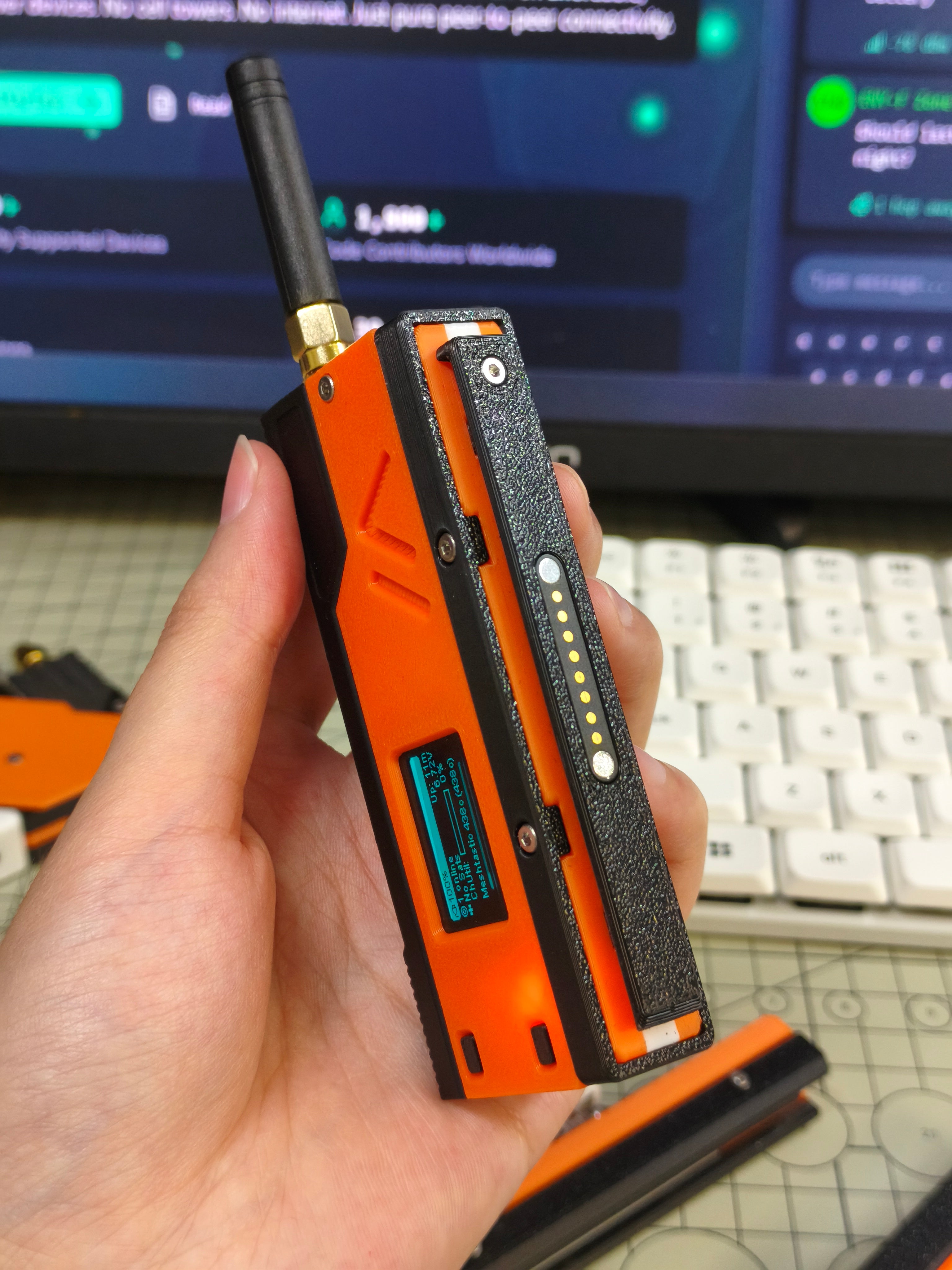 MeshSlide - Modular Meshtastic Case for Heltec V4
