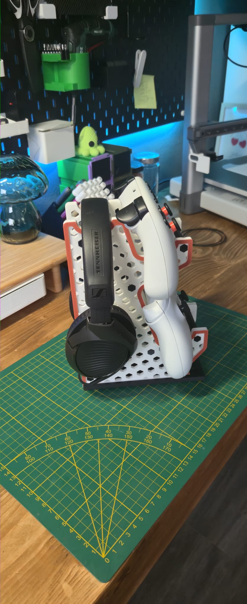 Dual controller & Headset stand