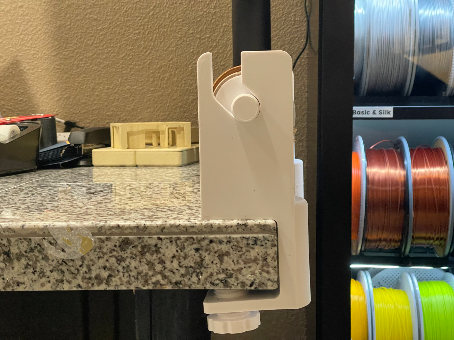 Honeycomb, Kraft, & Butcher Paper Roller w/ Clamps