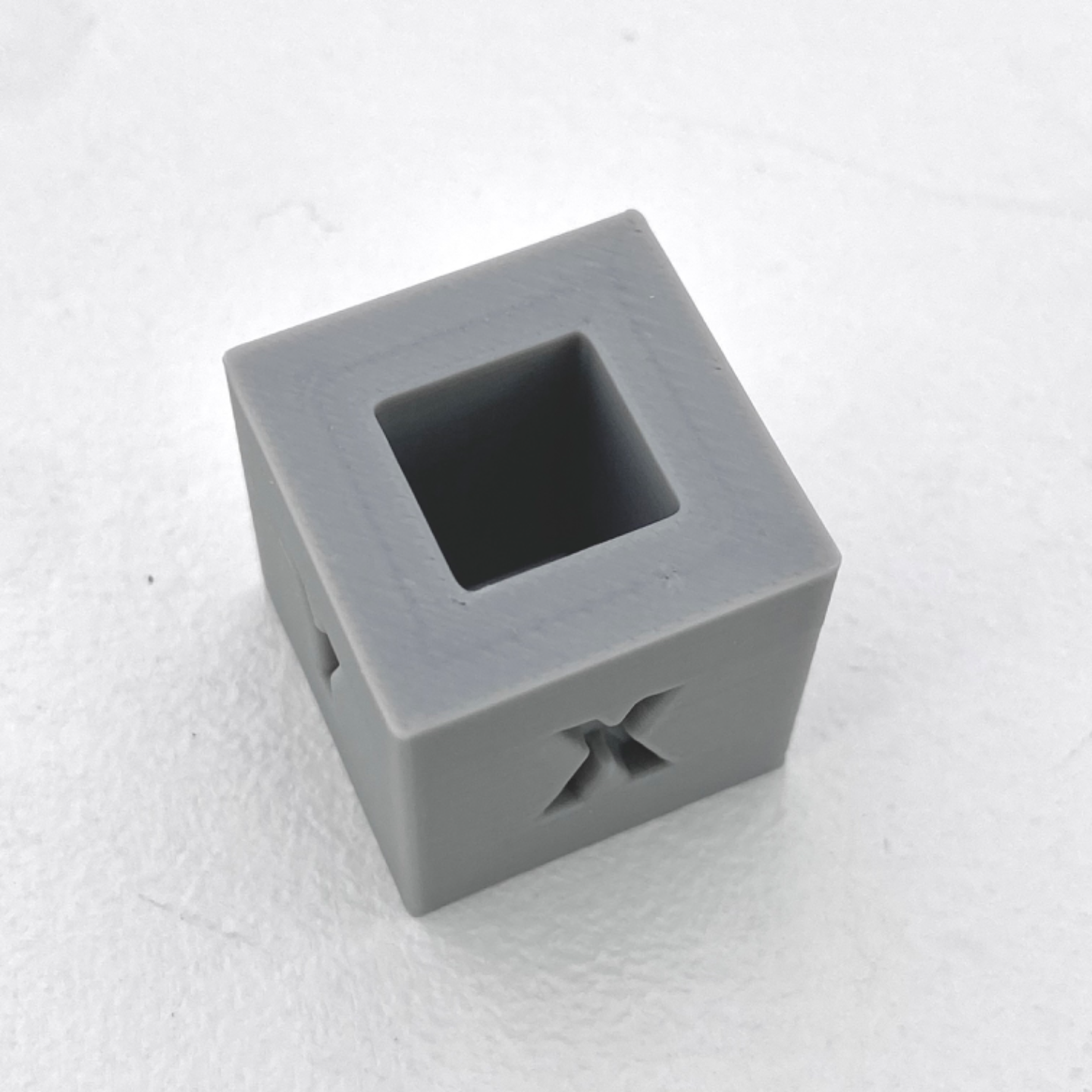 Calibration cube for tolerance check