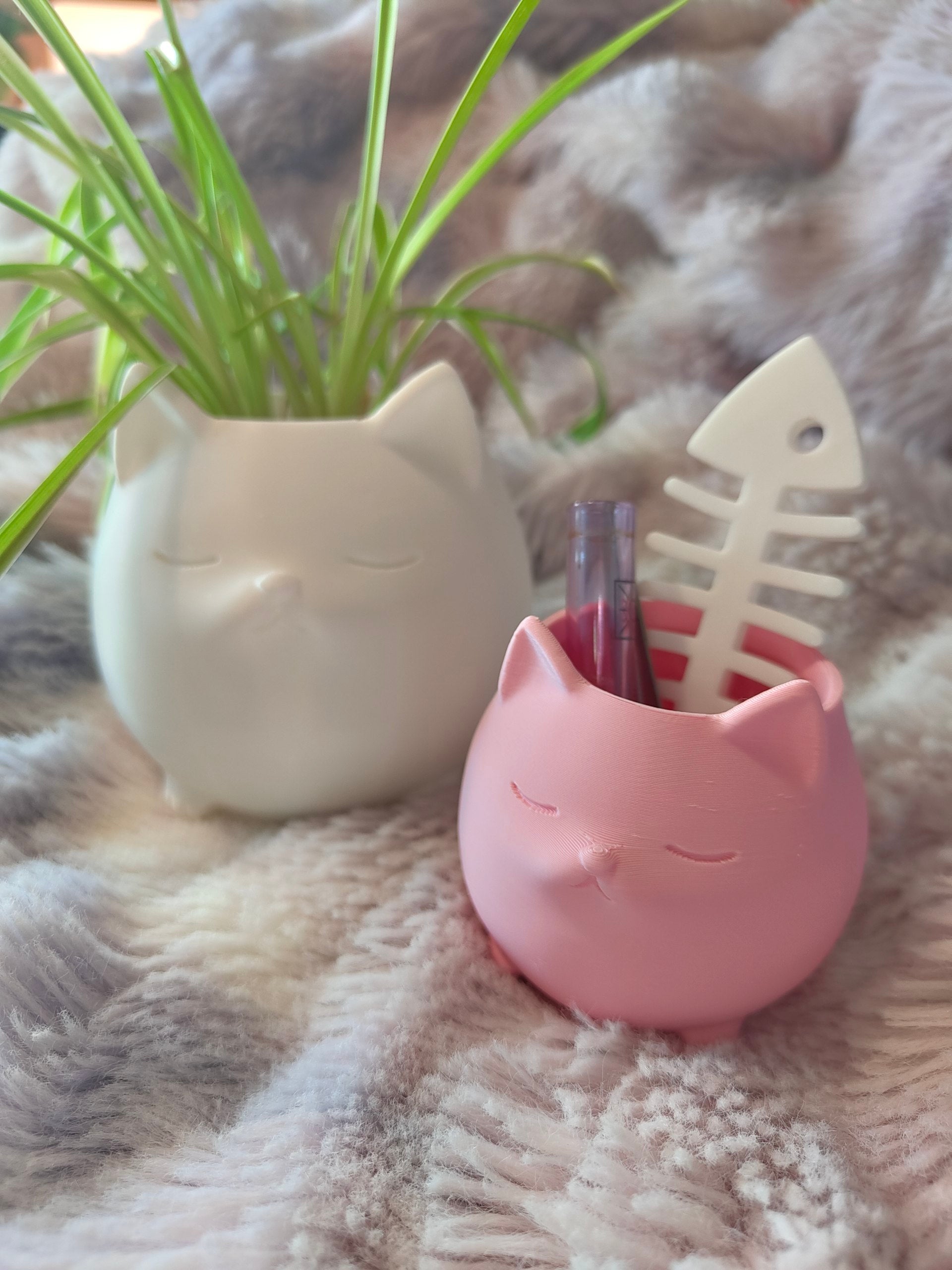Sleepy Cat Cup – Planter & Desk Organizer (CC0)