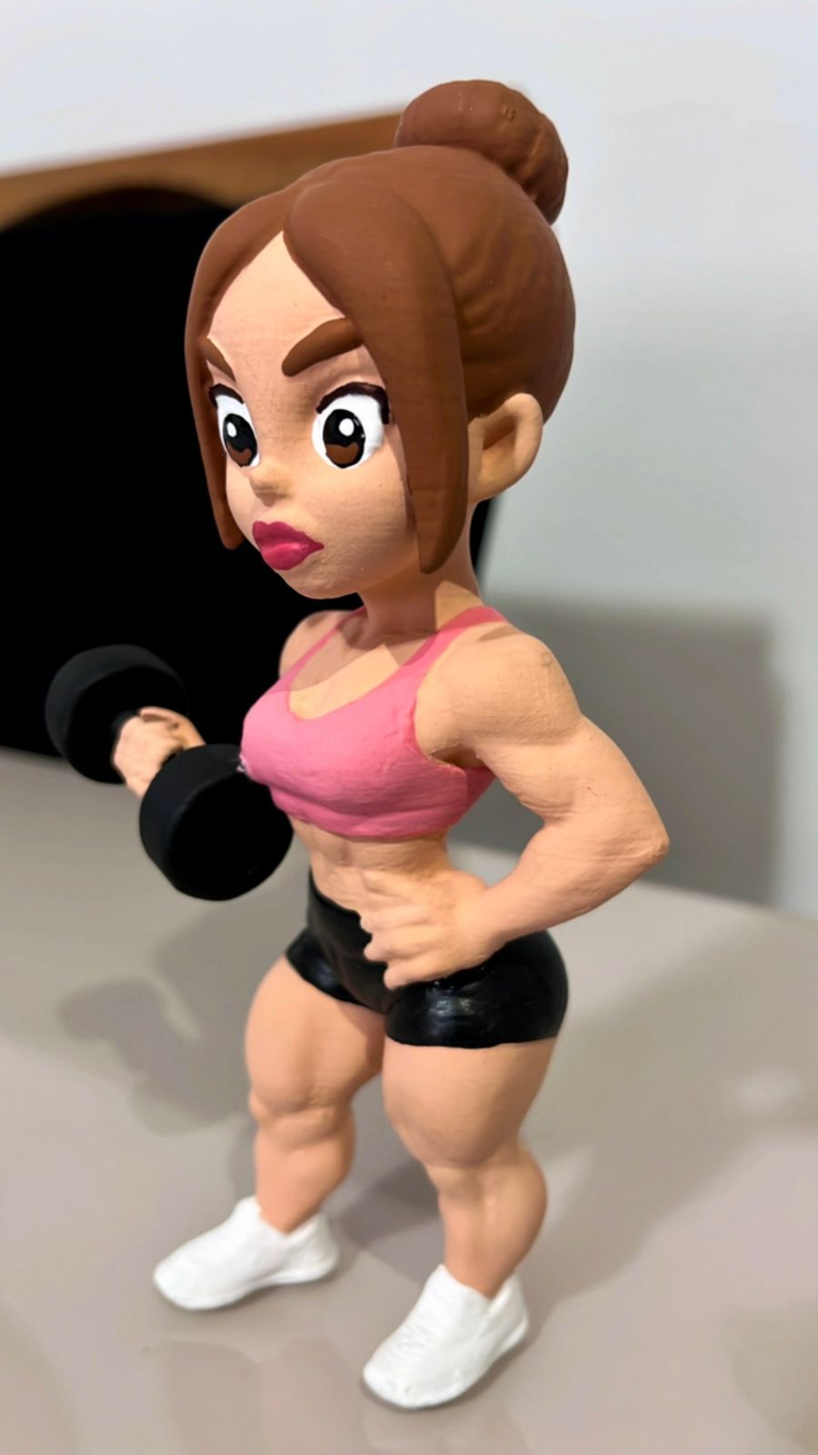Menina fitness academia musculação crossfit