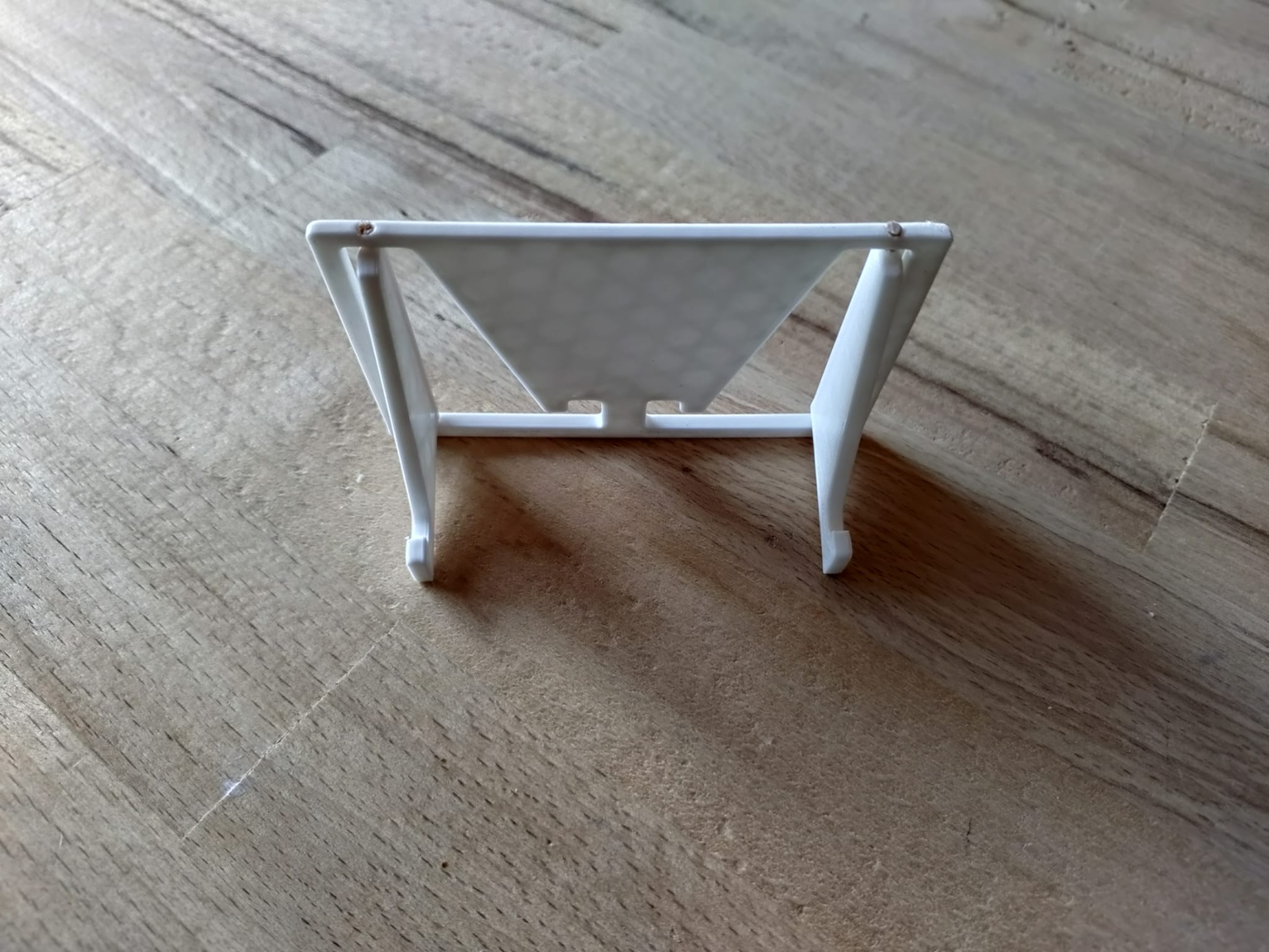 Phone Stand minimalistic design / Credit Card sized - Kit card