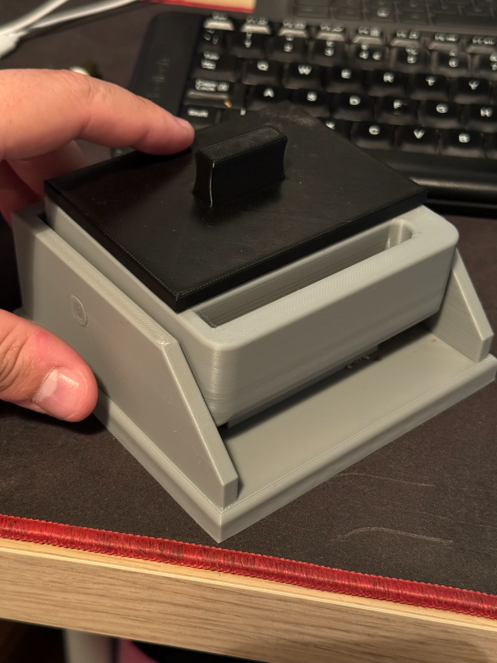Cigarette box with lift feature