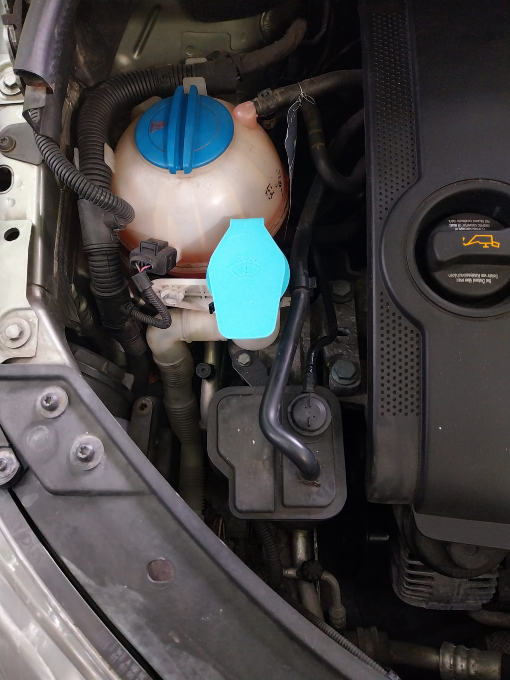 Volkswagen car windshield wiper water cover