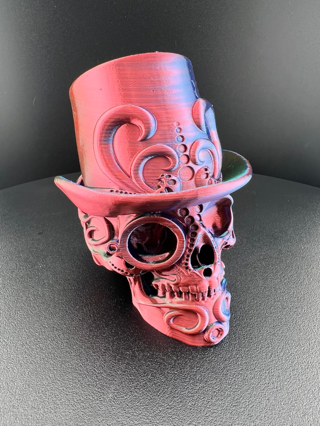 Distinguished Gentleman Skull with monocle/no mono