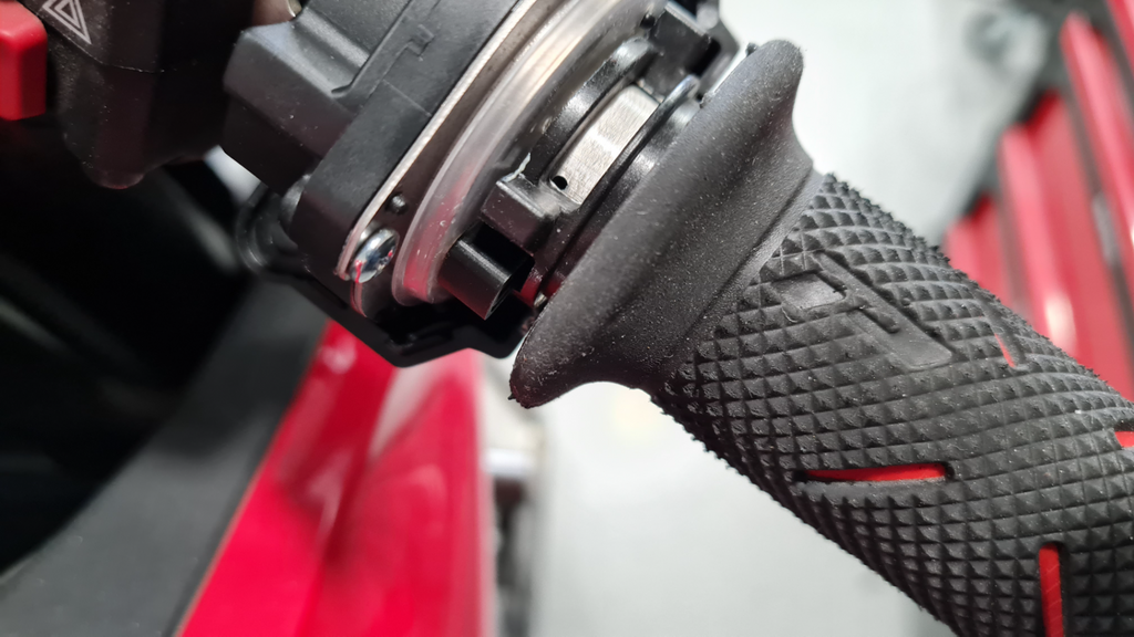 Motorcycle throttle spacers DUCATI - pair