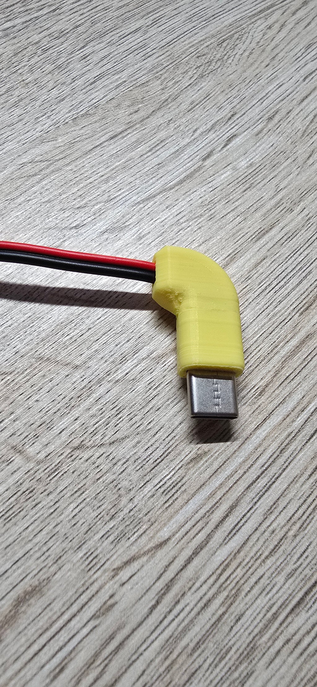 Angled USB Type-C plug(left-right)