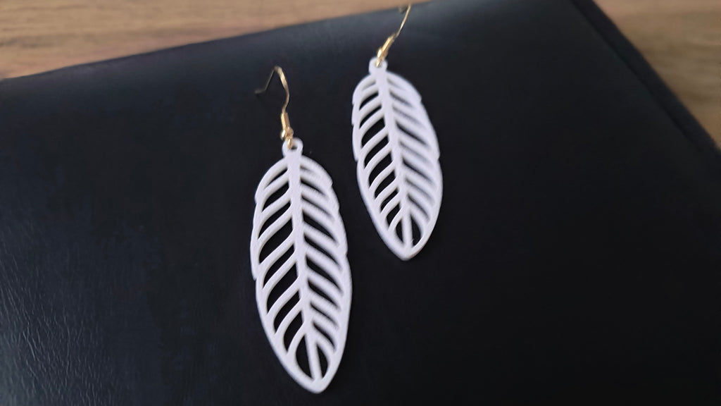 4 different elegant feather earring (free to sell)