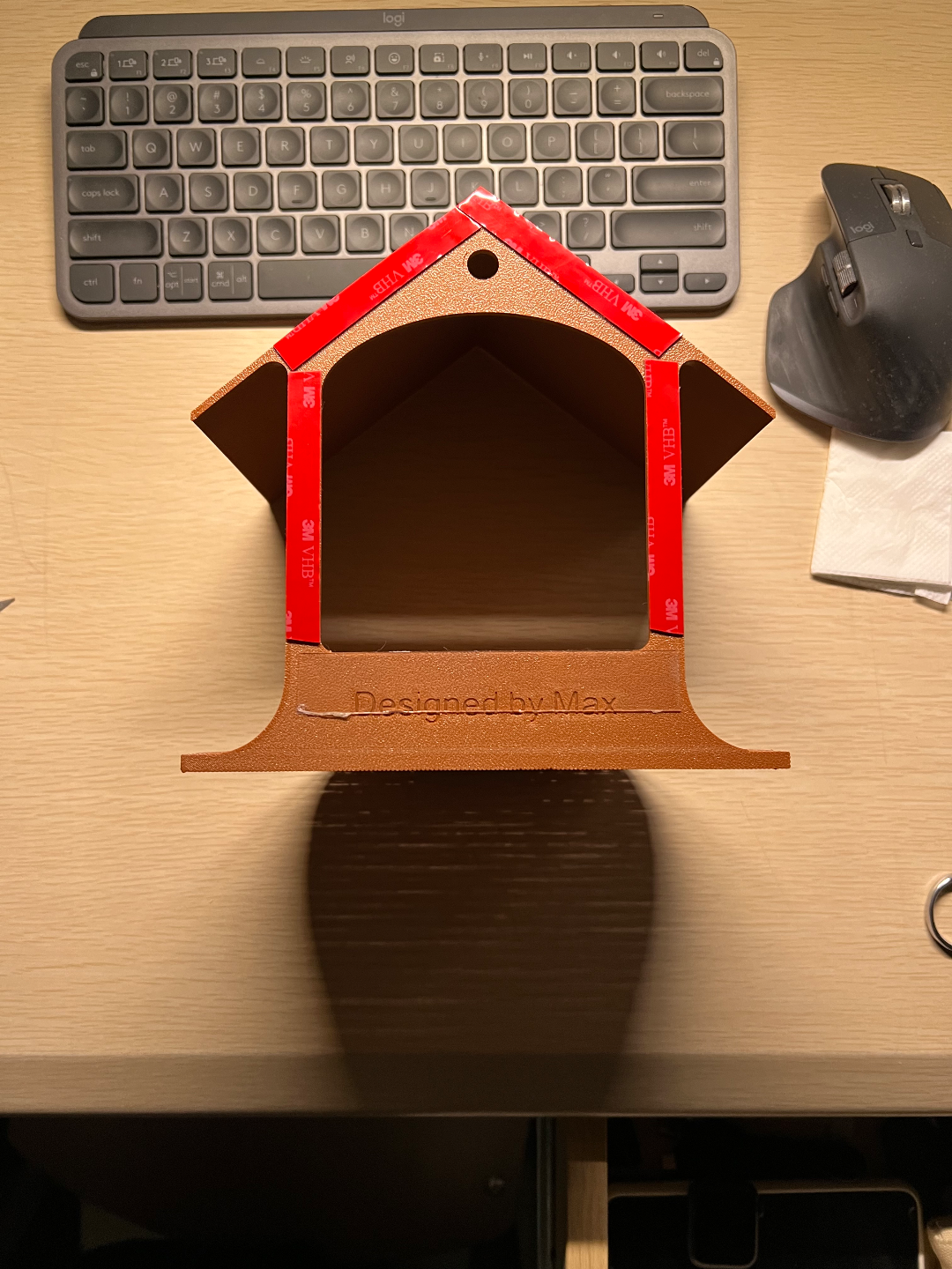 window bird feeder 窗外喂鸟的