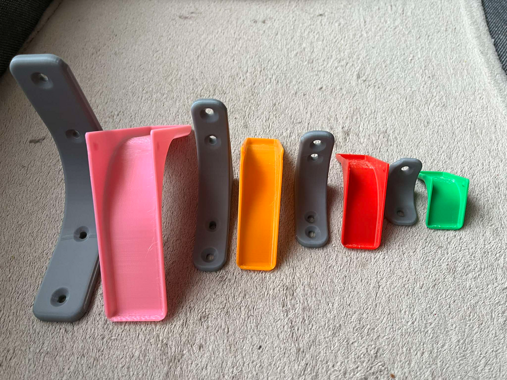 Brackets with covers, consoles with shelf covers