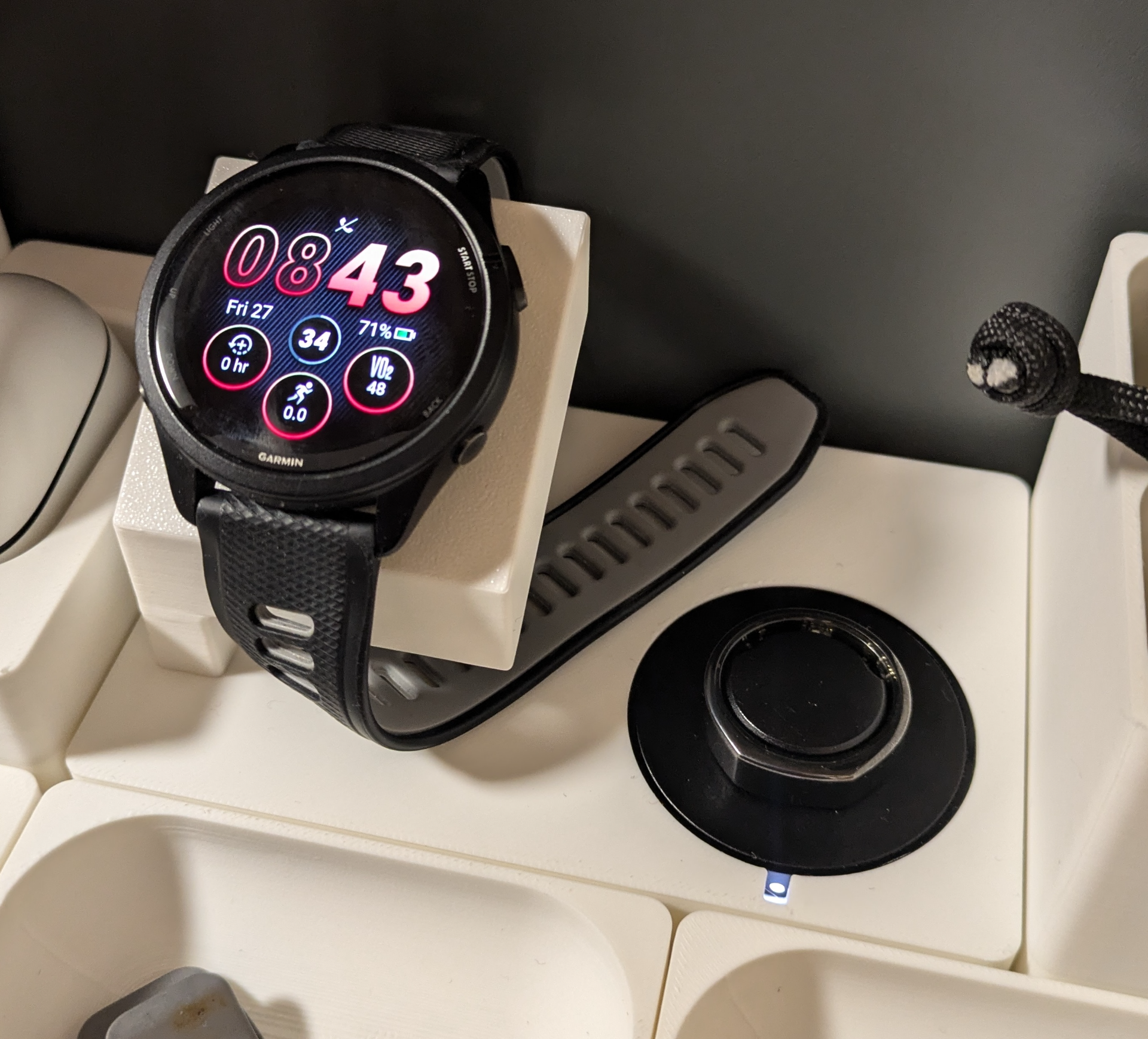 Gridfinity Garmin and Oura Ring Charging Station.