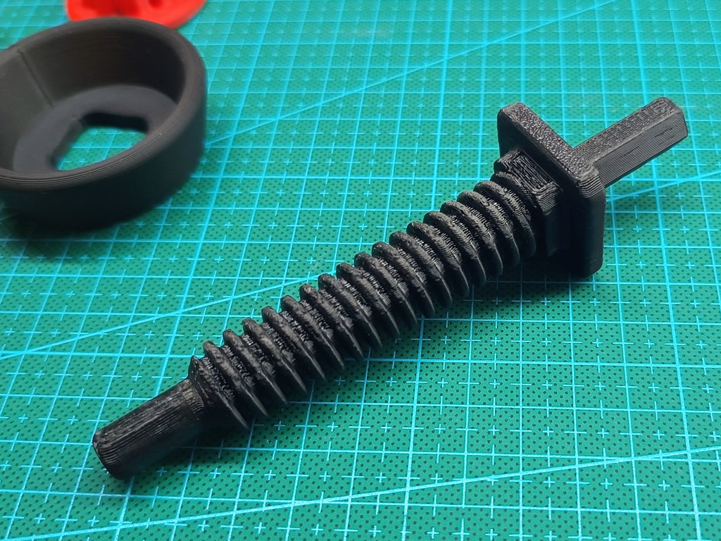 Spool winder for cordless screwdriver