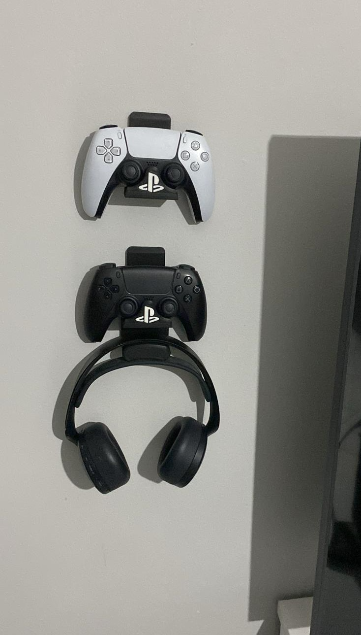 PS5 Controller and Headphones Wall Mount
