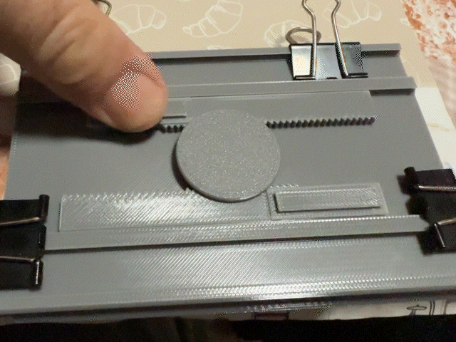 Car phone holder from CD drive (Ford Focus MK3)