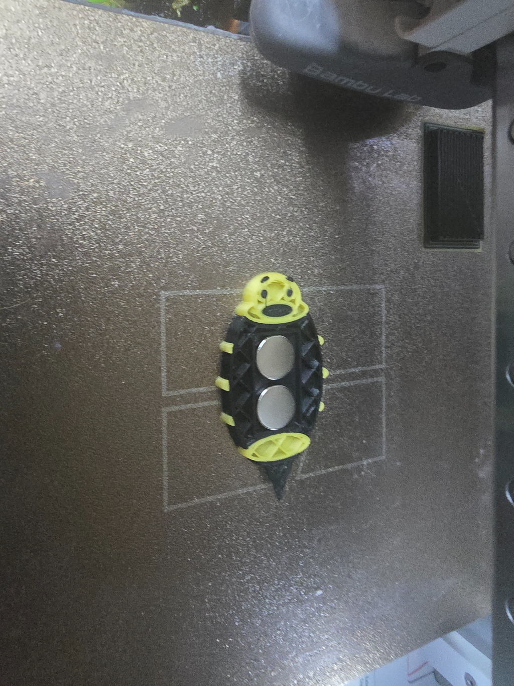 Magnet Bee for Fridge