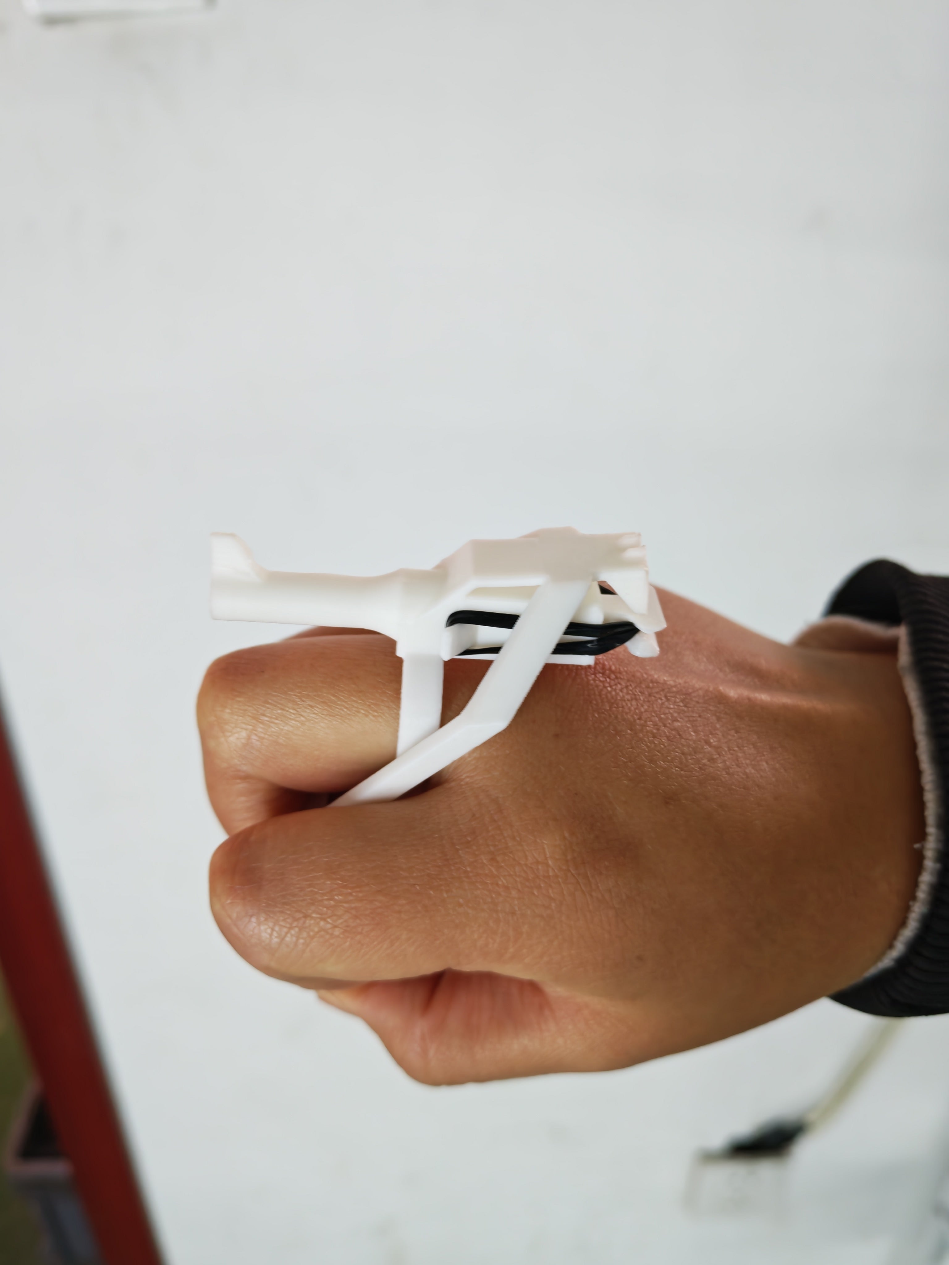 指环枪牙签发射器手指枪迷你指环枪皮筋动力枪型玩具迷你手枪手指发射器指套皮筋枪指环暗器手指箭可发射暗箭