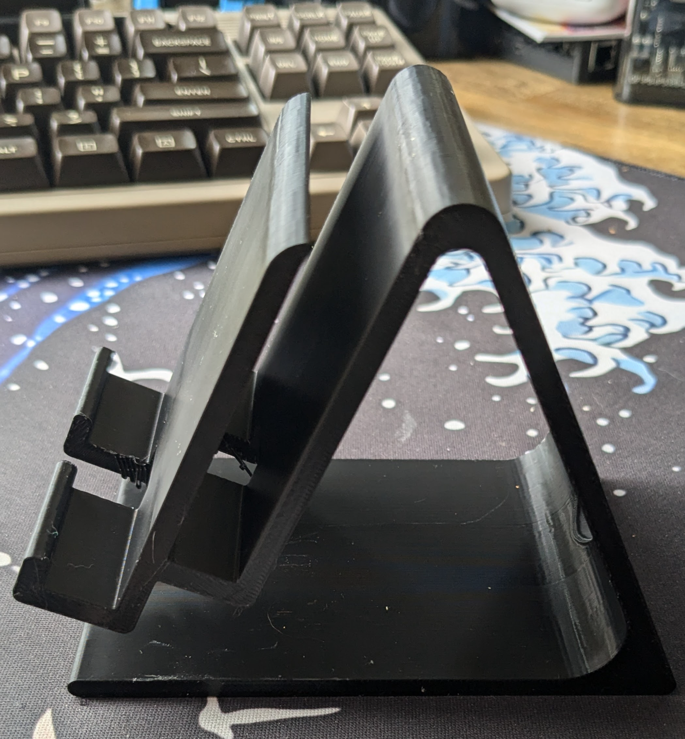 Double phone stand
