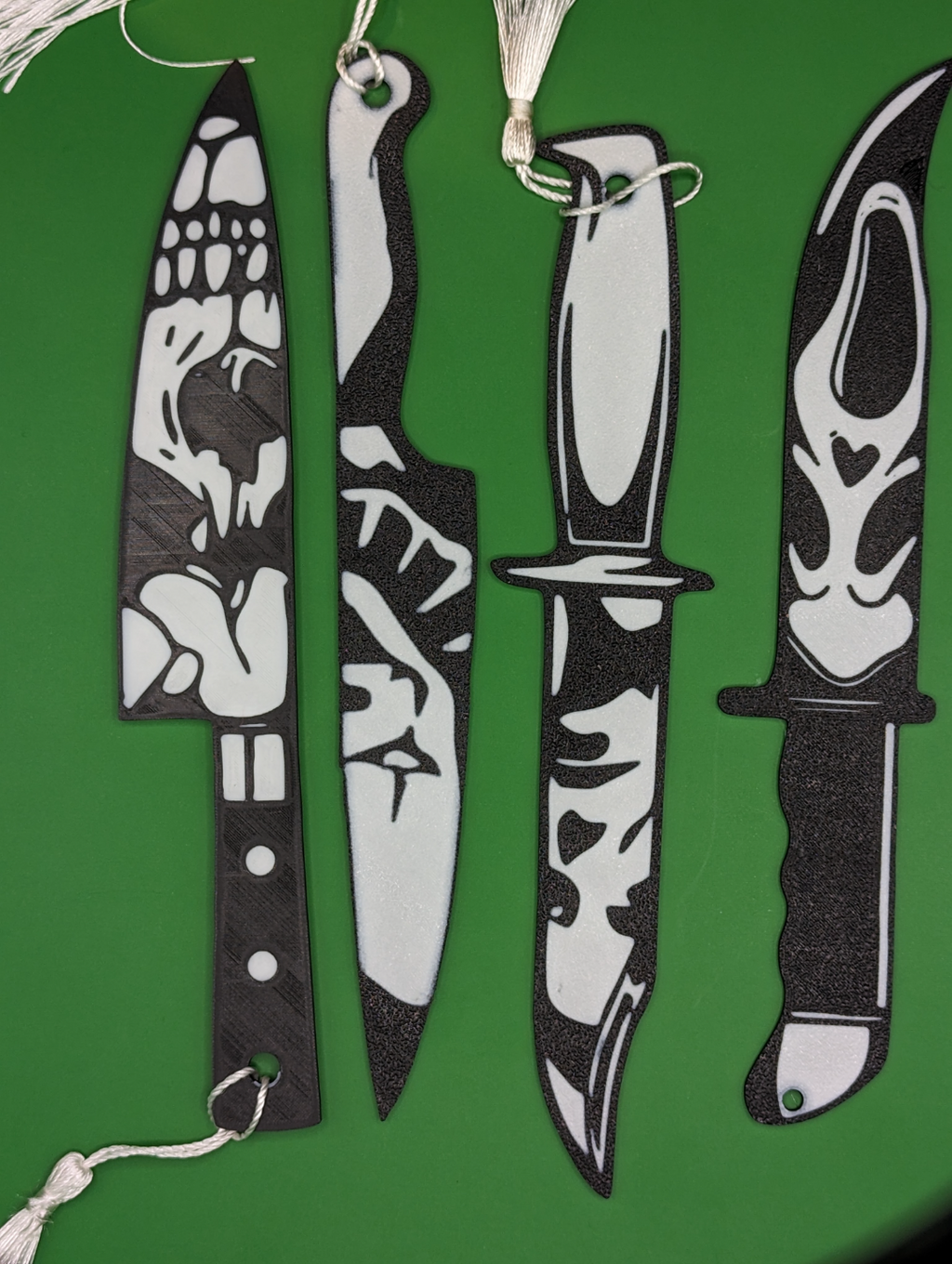 Assassins Knives set of 18 Horror Knives