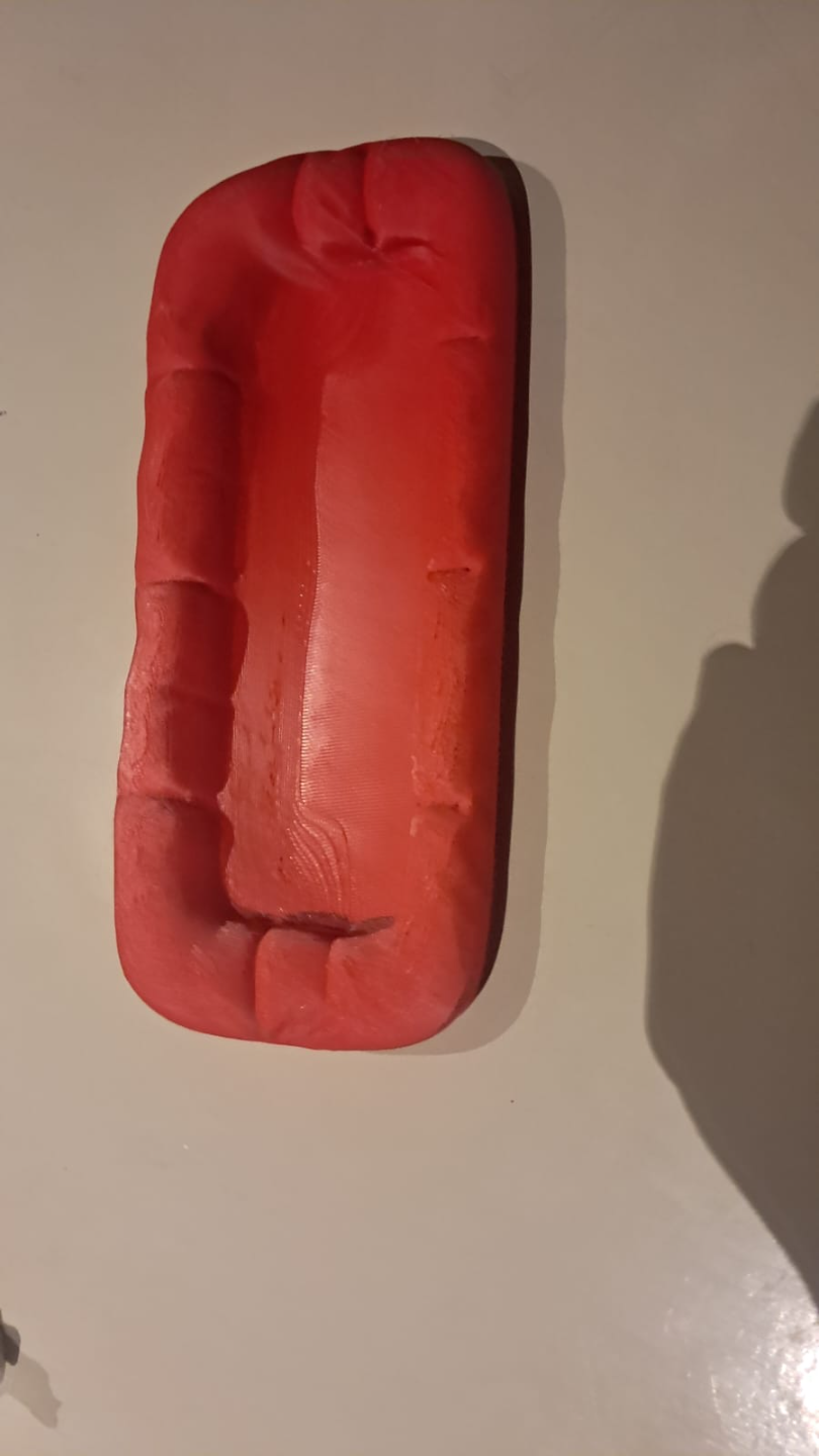 Sofa-shaped glasses holder