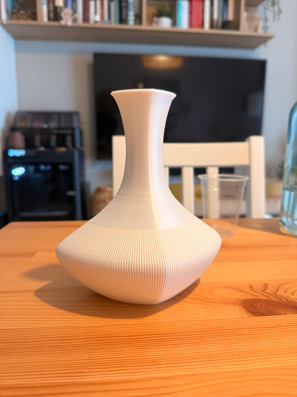 VELORA – Japandi Vase with Ribbed Decoration