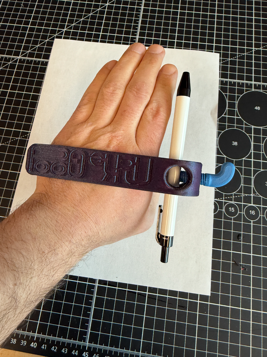 MakeGood Palm Pen - Medium - Writing Device