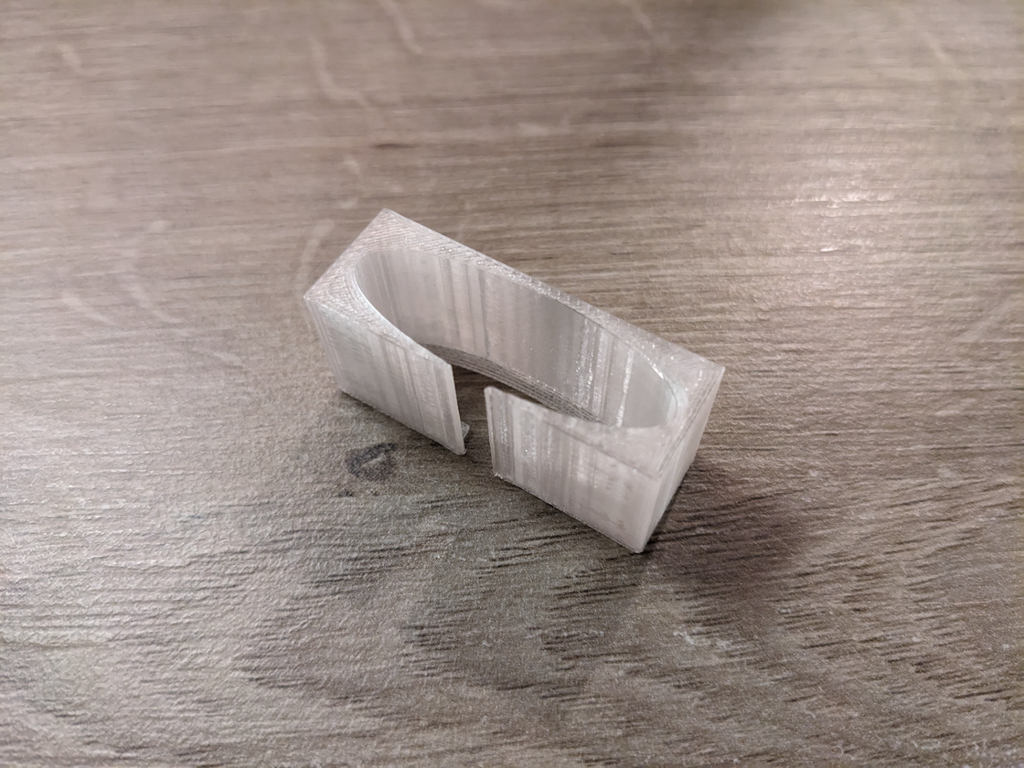 USB cord holder. clip 20mm width.