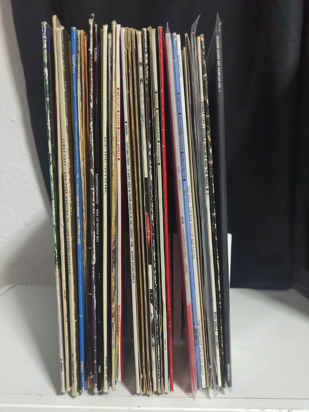 Vinyl Holder / Stand