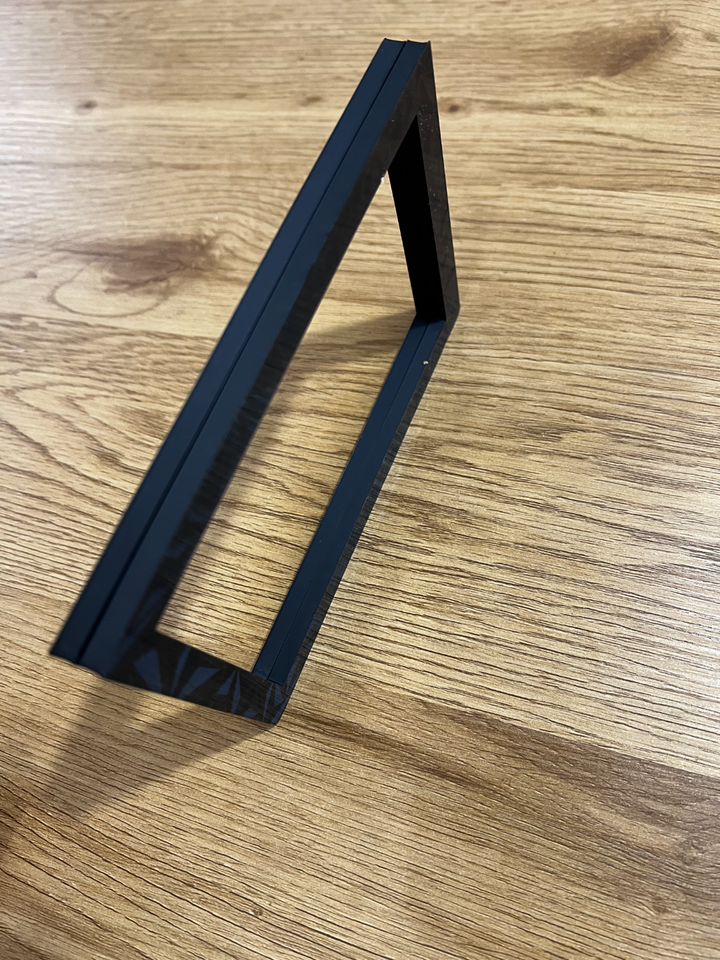 Picture frame with magnets