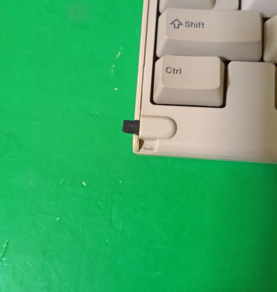 IBM PS/2 P70 / P75 keyboard lock repair