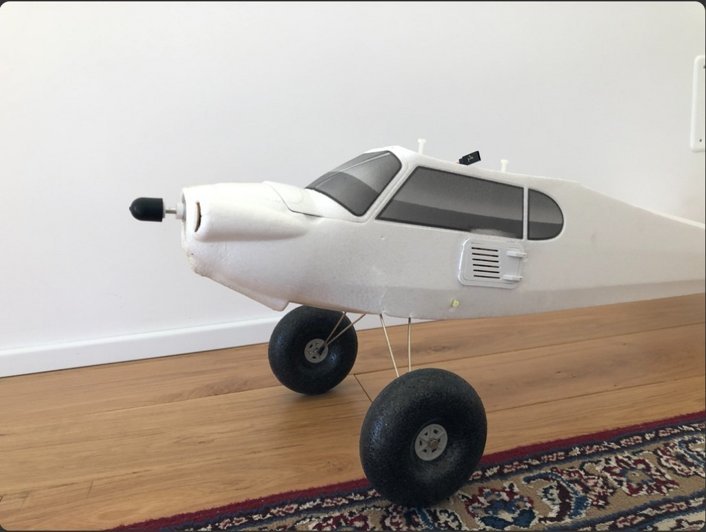RC Plane FunCUB door battery