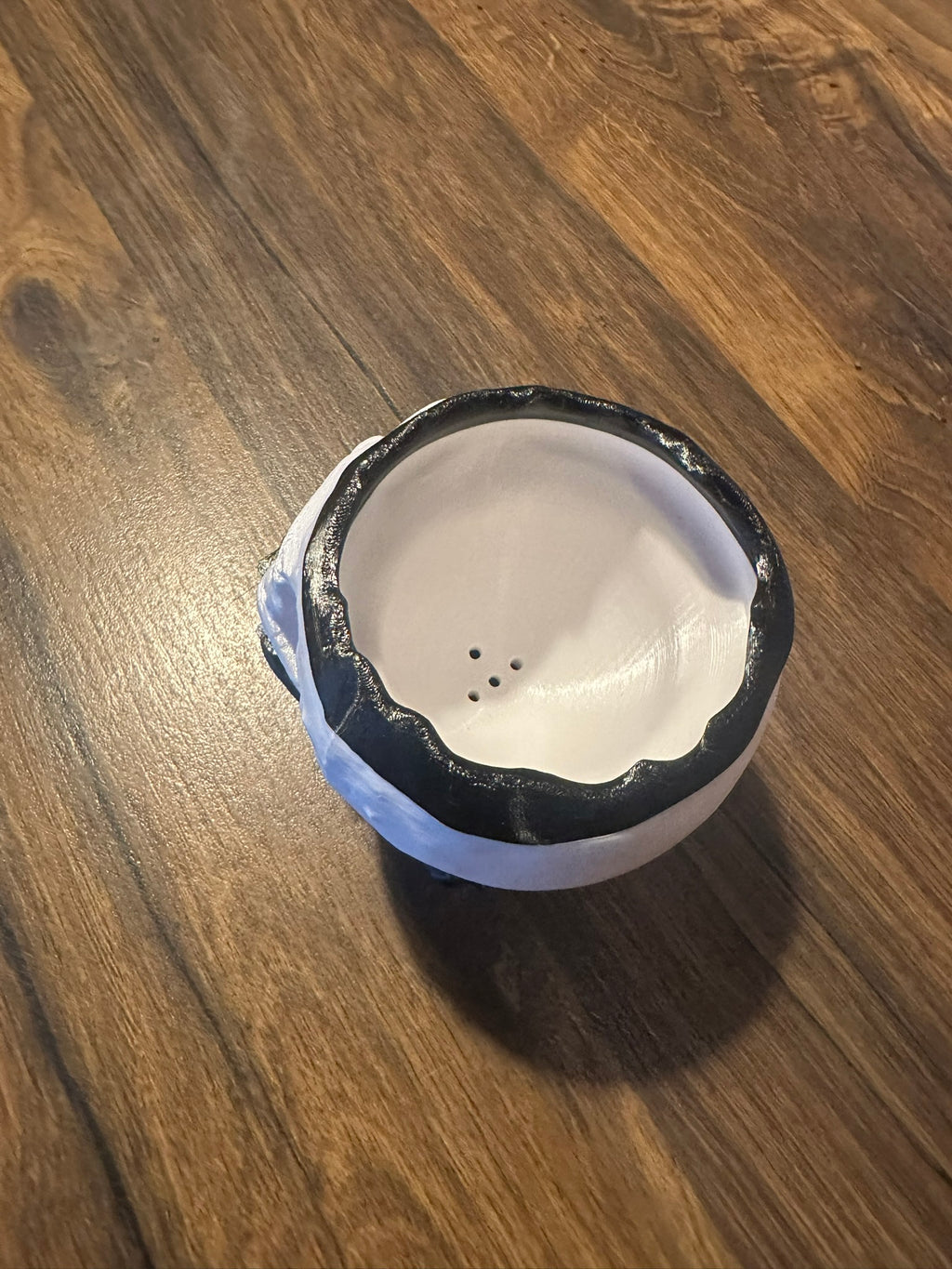 Kleiner Schädel topf mit Tropfschale, Skull Pot