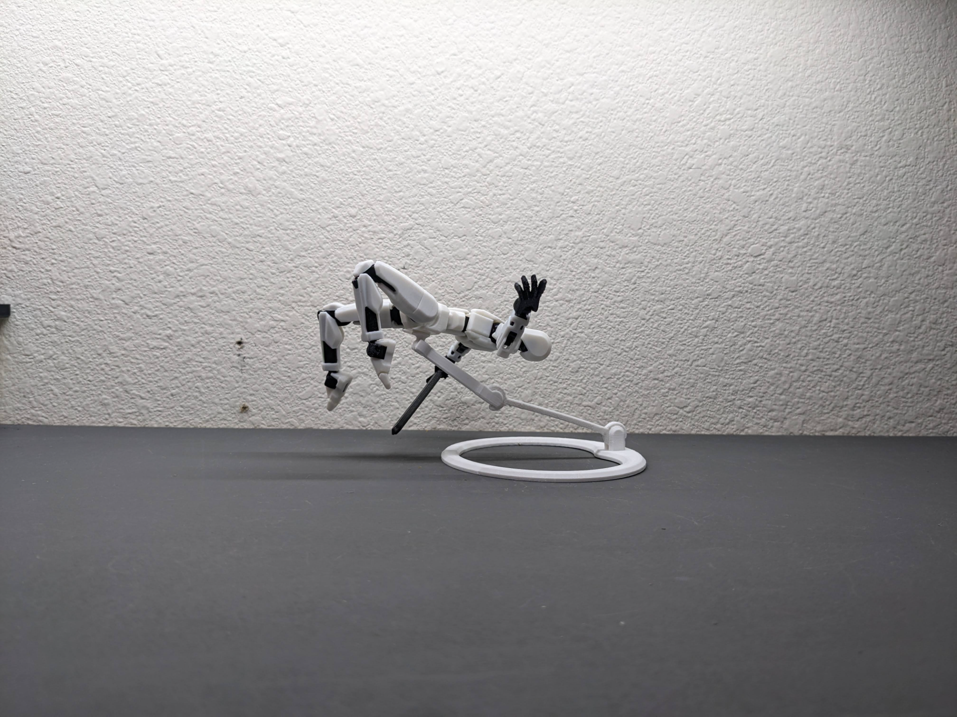 Dummy 13 Locking Stand