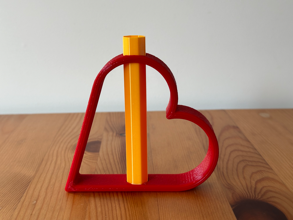 Heart Vase Octagonal 100mm - Perfect for Valentines, Mothers Day, a Loved one. No Supports