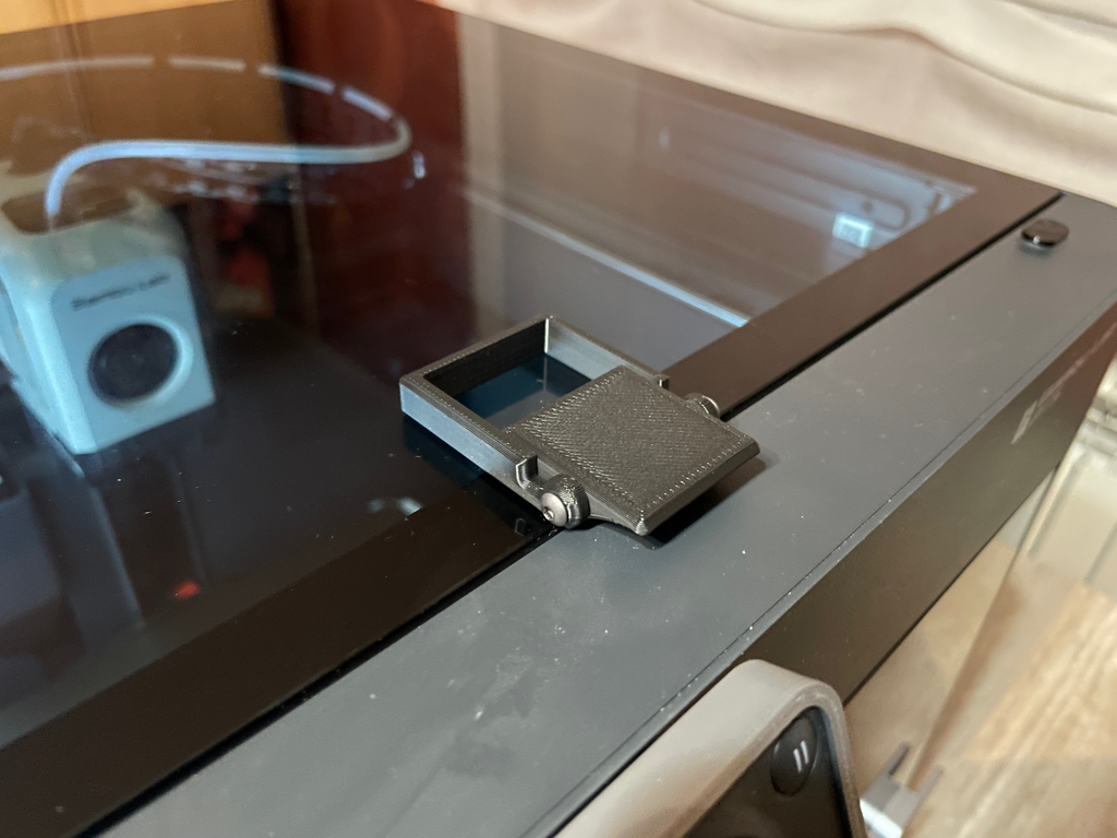 Top glass handle lid venting riser