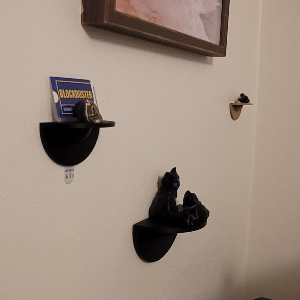 Wall Ball | A Simple & Sturdy Rounded Shelf