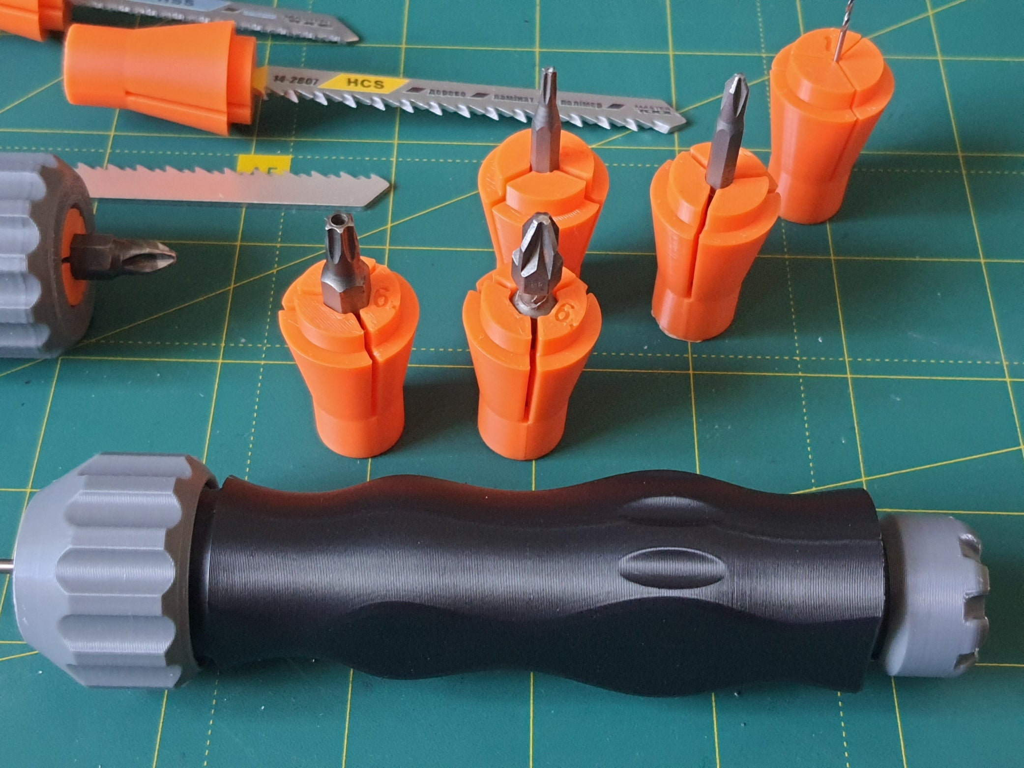 Universal ergonomic screwdriver
