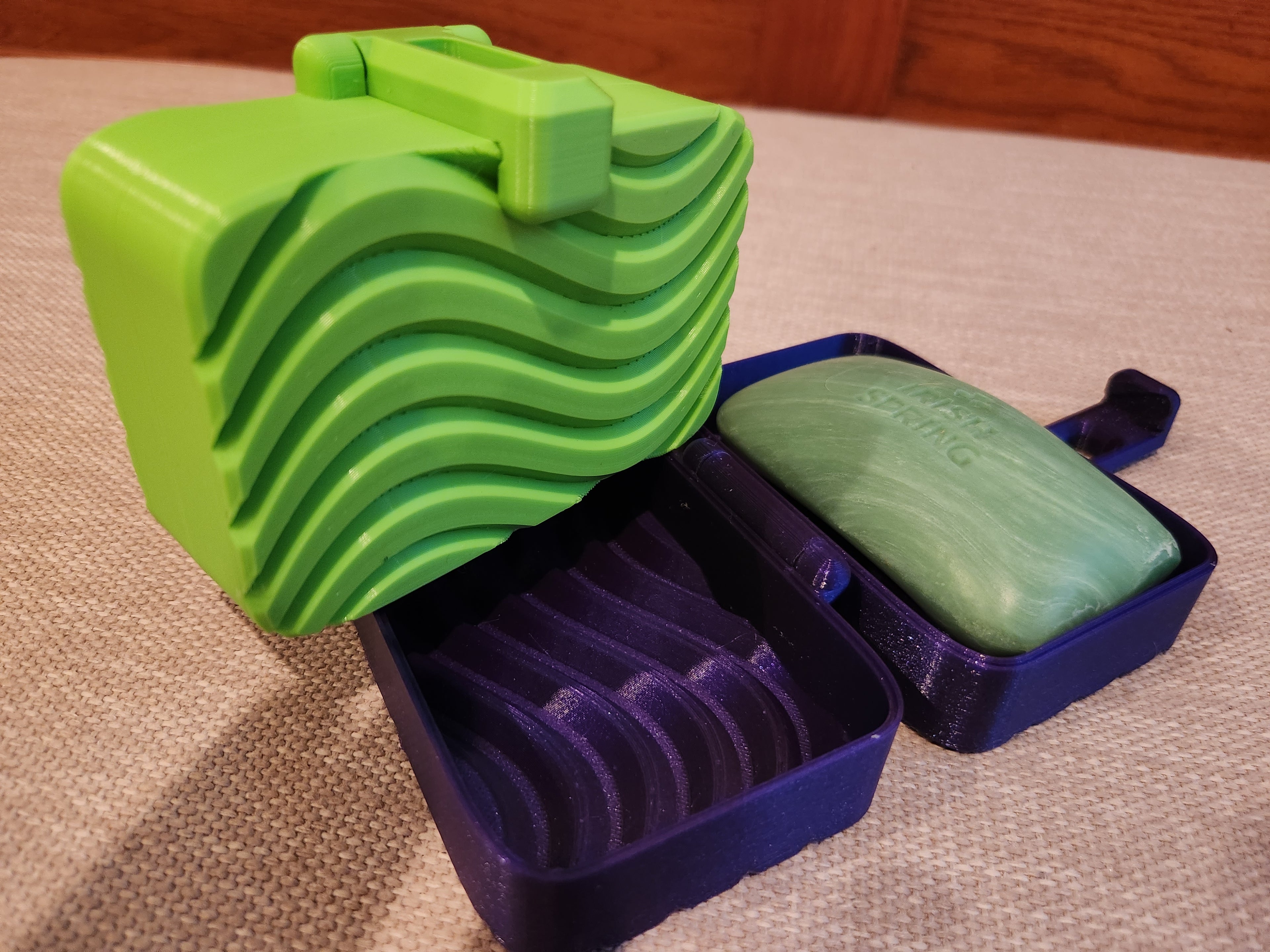 Sturdy Curvy Soap Box