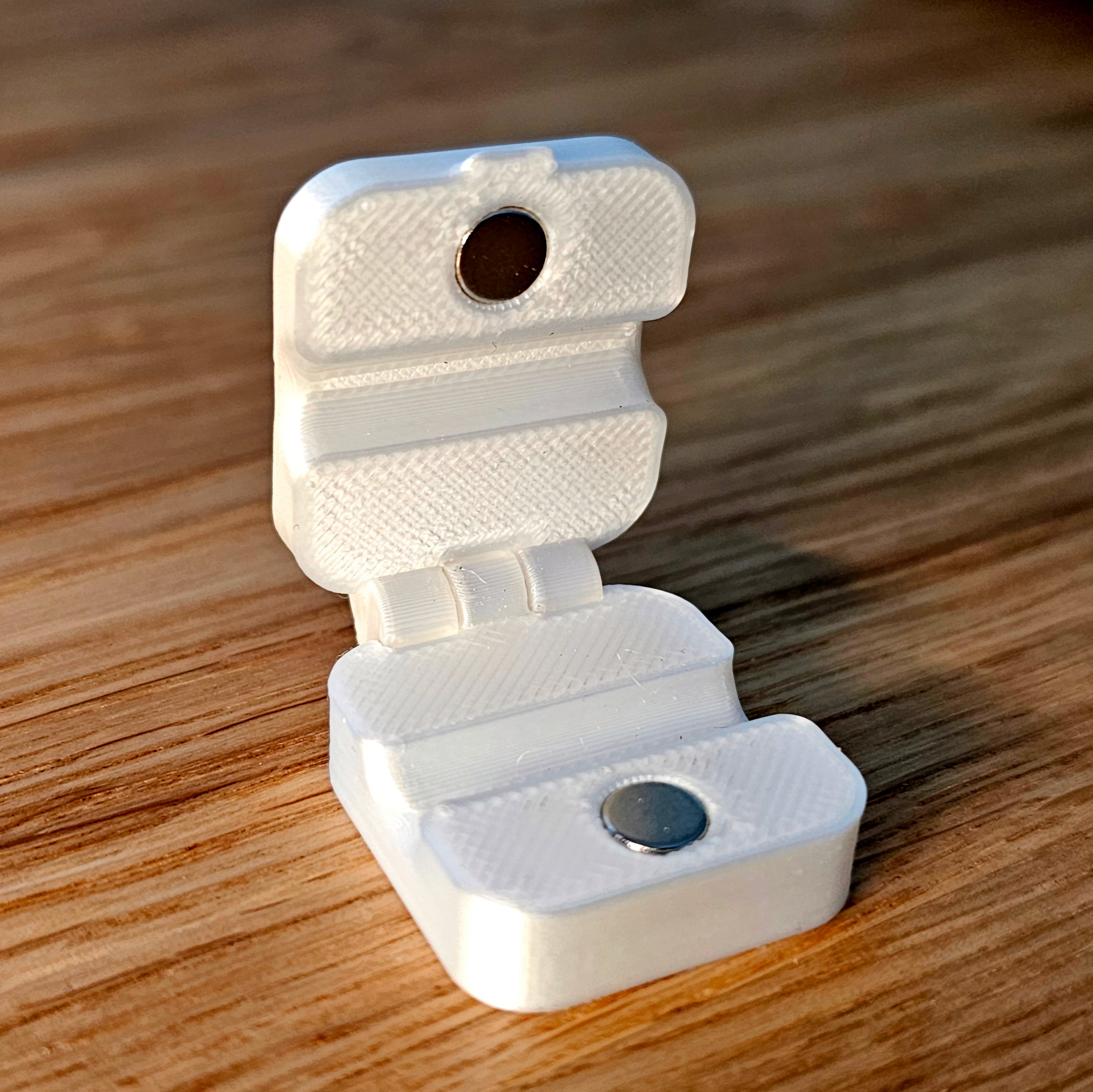 print in place Magnetic cable holder