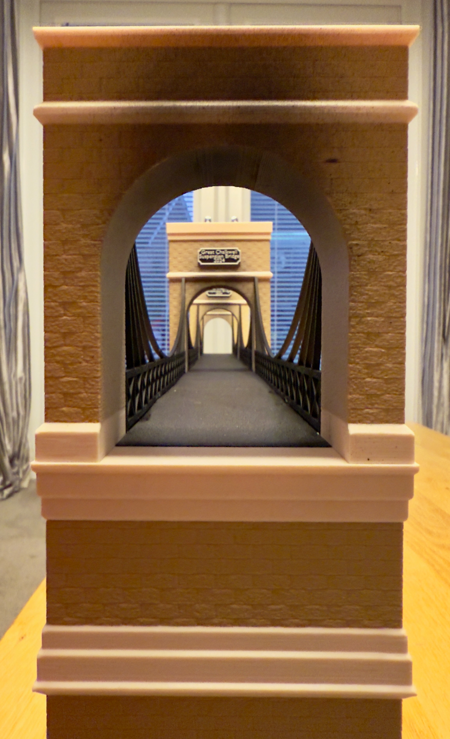 00 Gauge Train suspension bridge