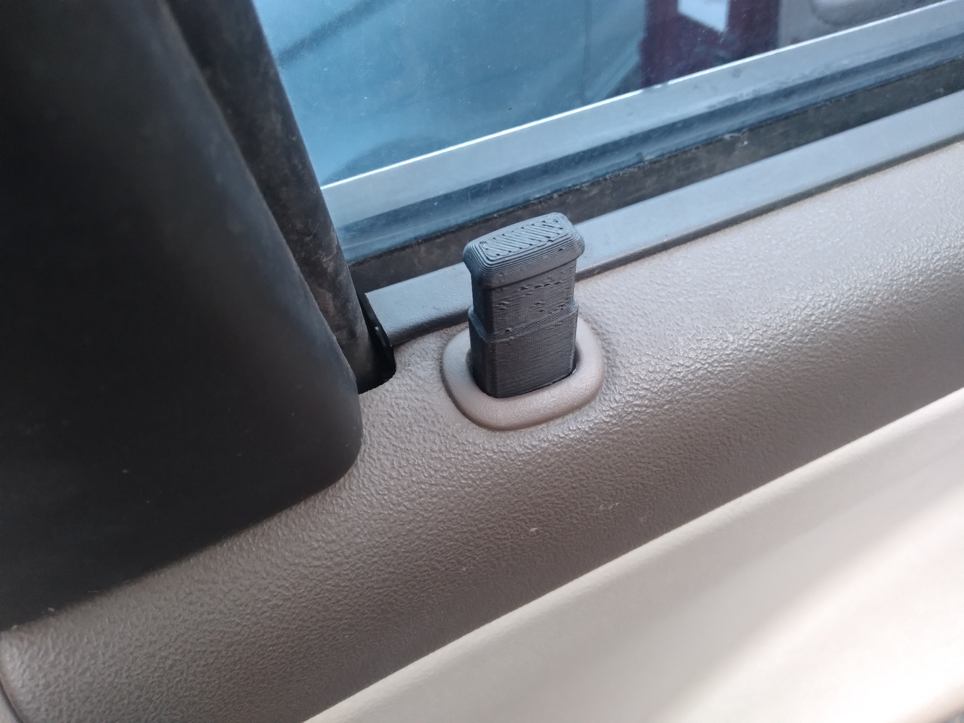 Impala 06 Lock Stud - GM-24-436-817