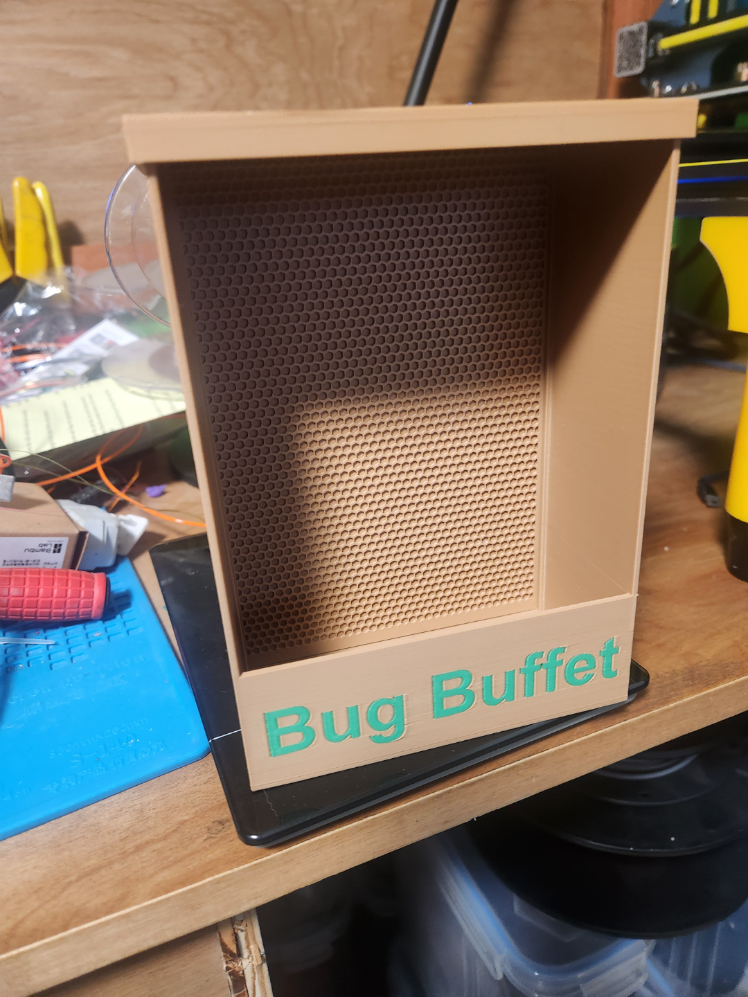 Bug Buffet Feeder (Bearded Dragon)