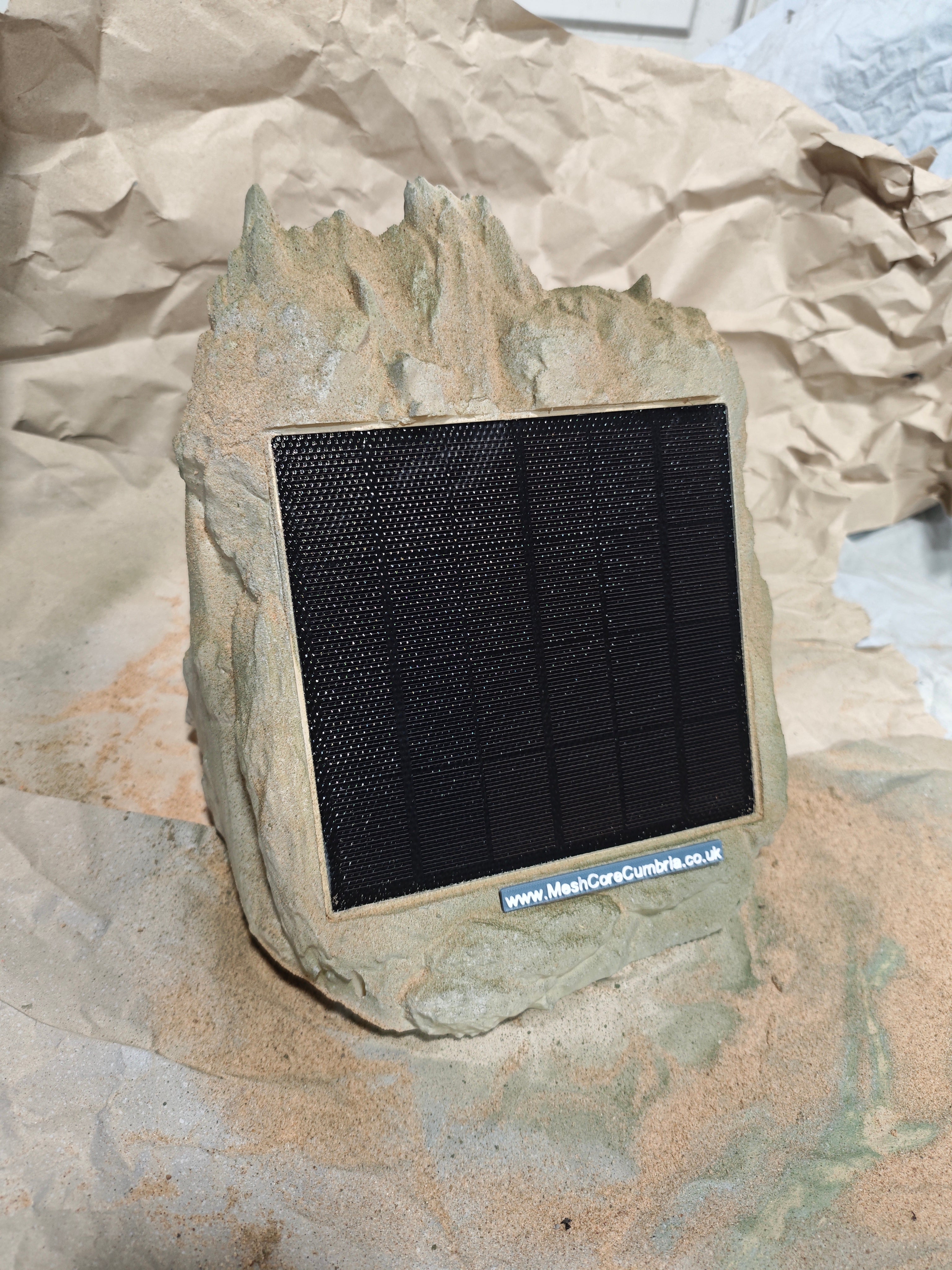 Meshcore / Meshtastic Solar Rock Node Enclosure