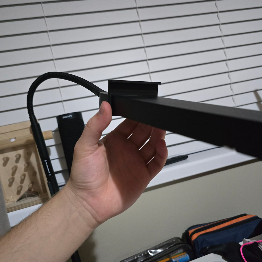 Sliding s24 Ultra lamp clamp