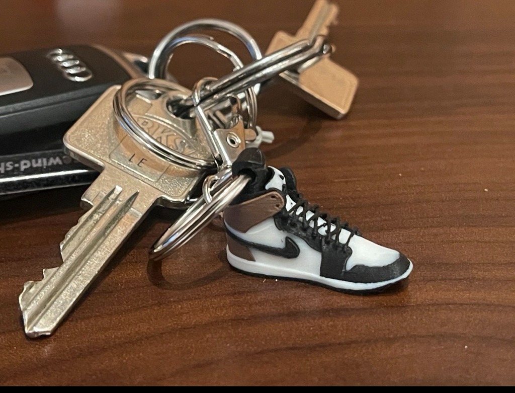 Jordan 1 Retro High Dark Mocha Keychain
