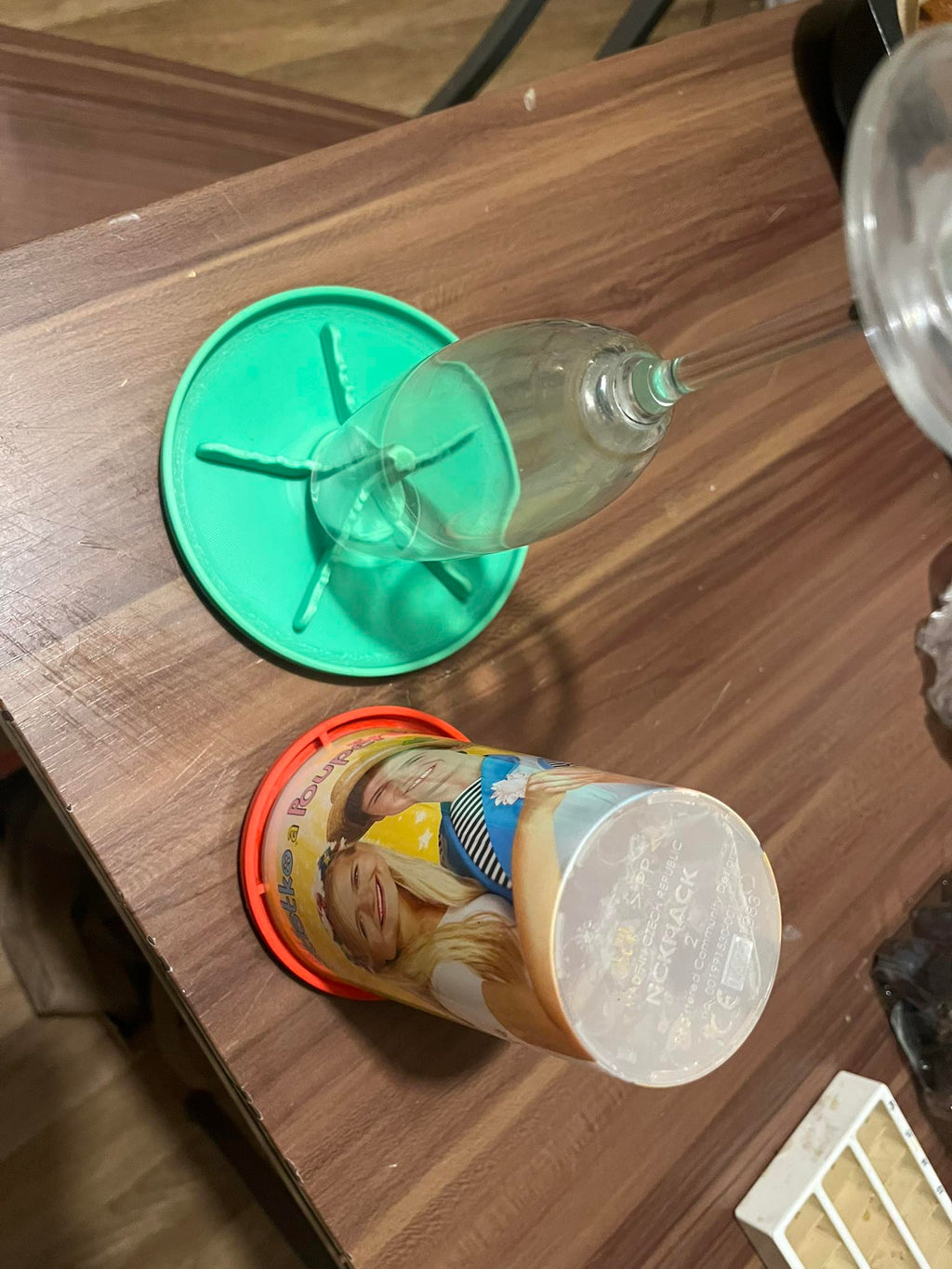 Dripper for cups and glasses