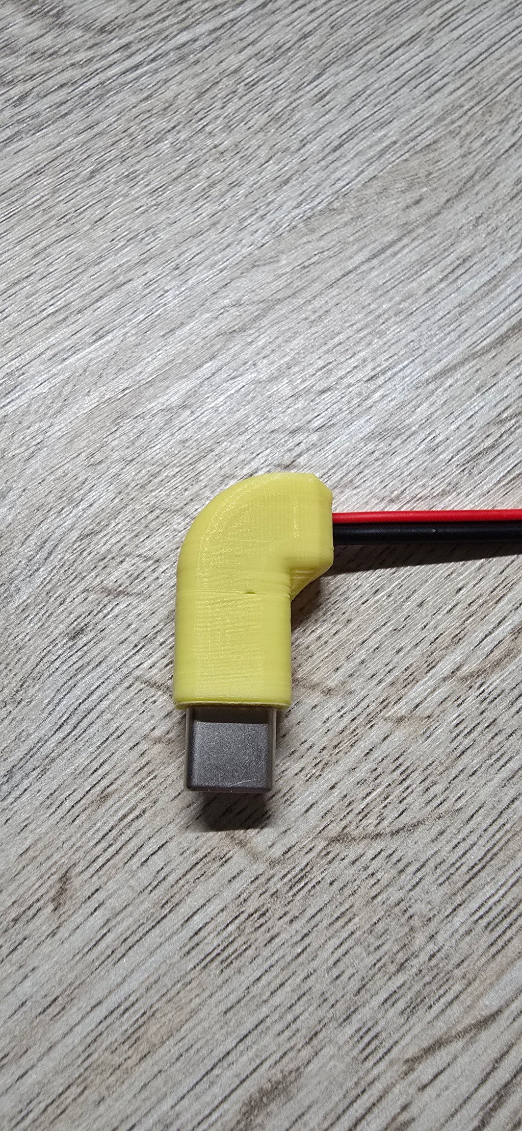 Angled USB Type-C plug(left-right)