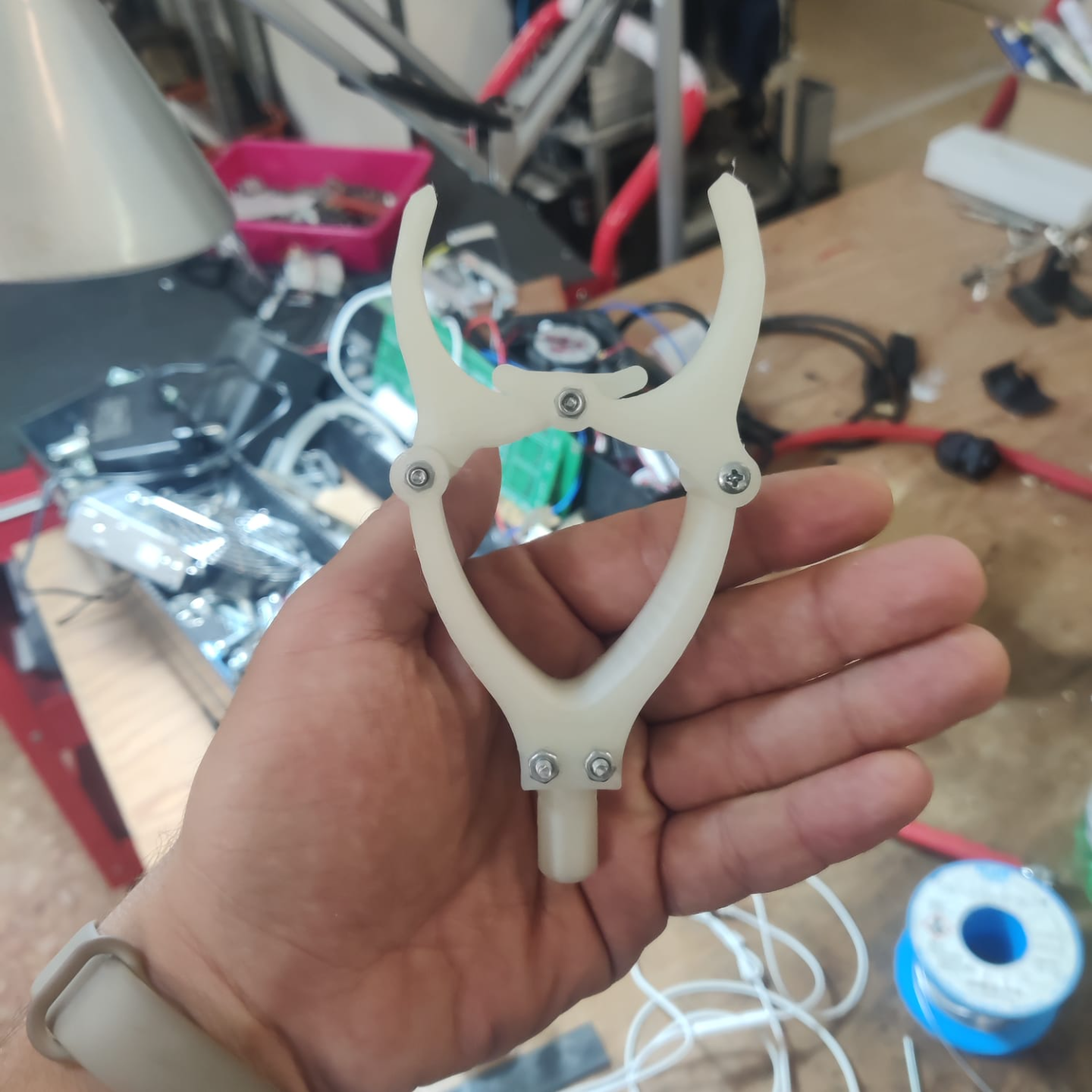 Safety rod rest compatible FOX