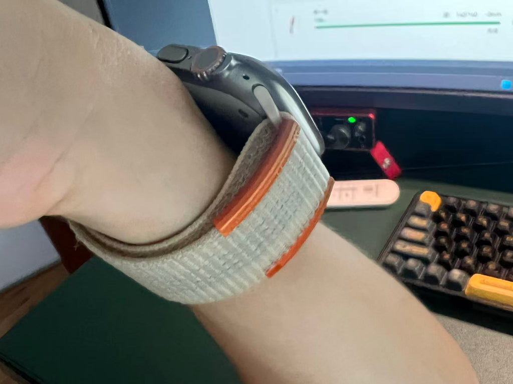 一个隐藏门禁卡到iwatch表带里的小配件，IC卡，CUID卡