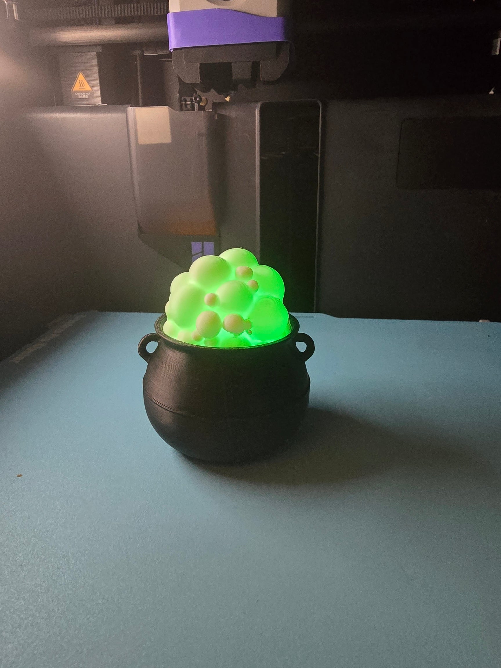 Bubbly Cauldron Tea Light (Commercial Free)